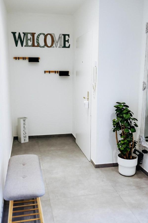 Pakito: Kassel Zentrum - Balkon - Geraeumig - Modern Esterno foto