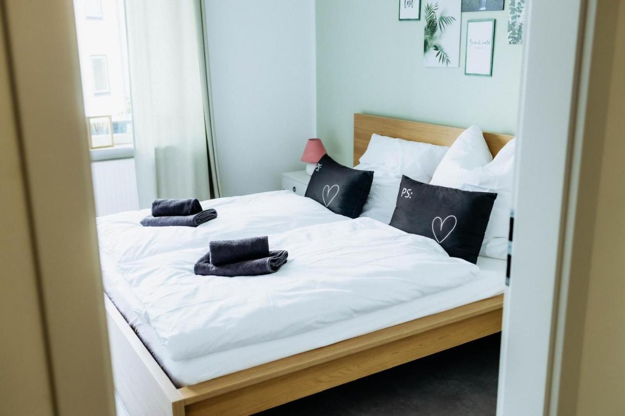 Pakito: Kassel Zentrum - Balkon - Geraeumig - Modern Esterno foto