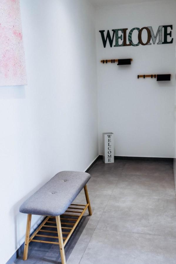 Pakito: Kassel Zentrum - Balkon - Geraeumig - Modern Esterno foto