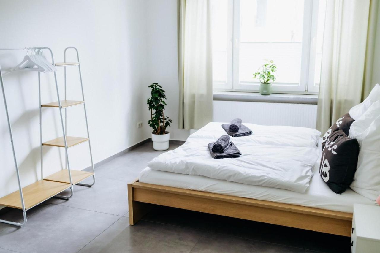 Pakito: Kassel Zentrum - Balkon - Geraeumig - Modern Esterno foto